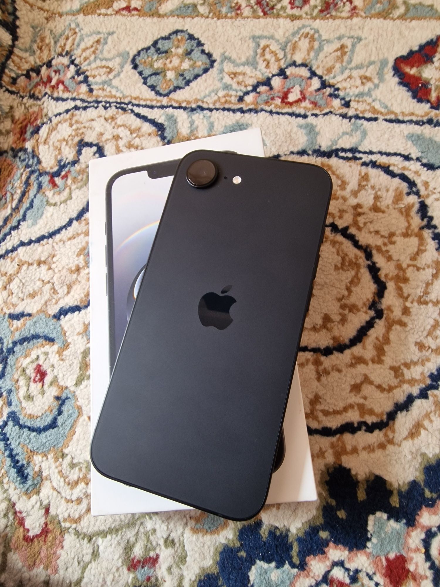 IPhone 16e в идеальном состоянии!