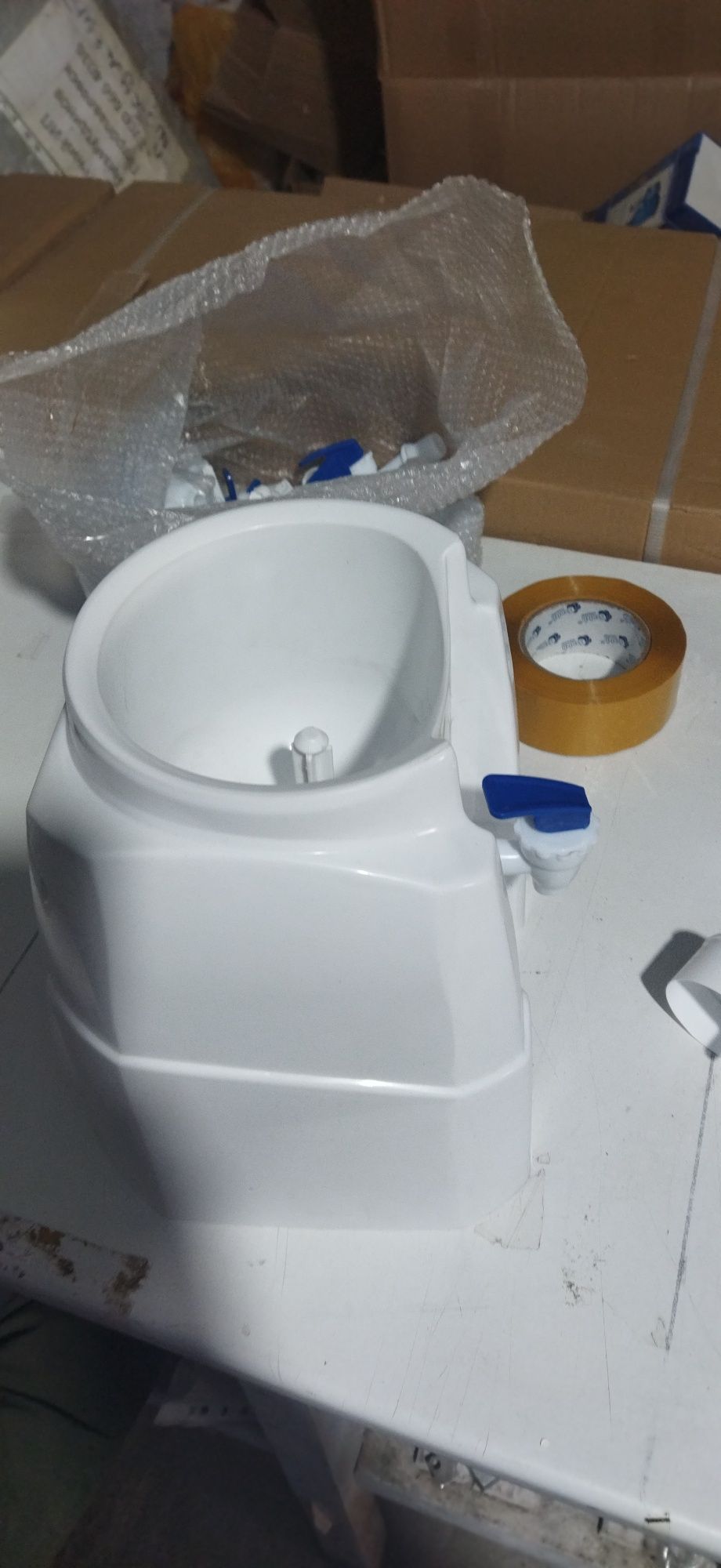 Продам кулер - водораздатчик. Цена 2500 тг..