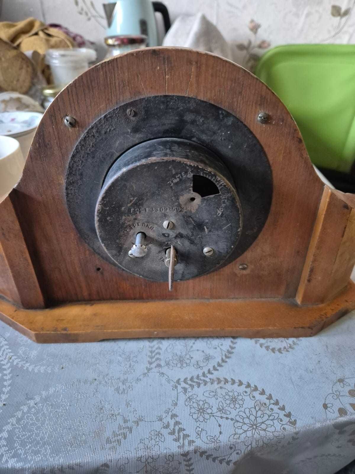 Часы счз сердобски часовой завод настольные рабочие