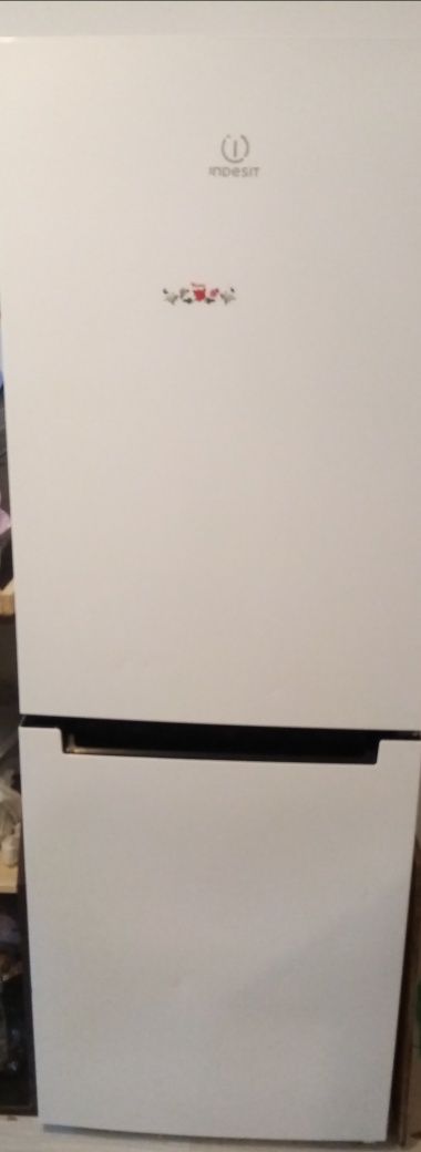 Холодильник INDESIT "No Frost"