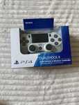 Игровой контроллер Sony Dualshock 4 v2 белый