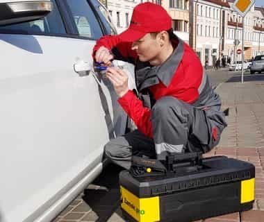 Вскрытие автомобилей вскрытие замков открыт машину