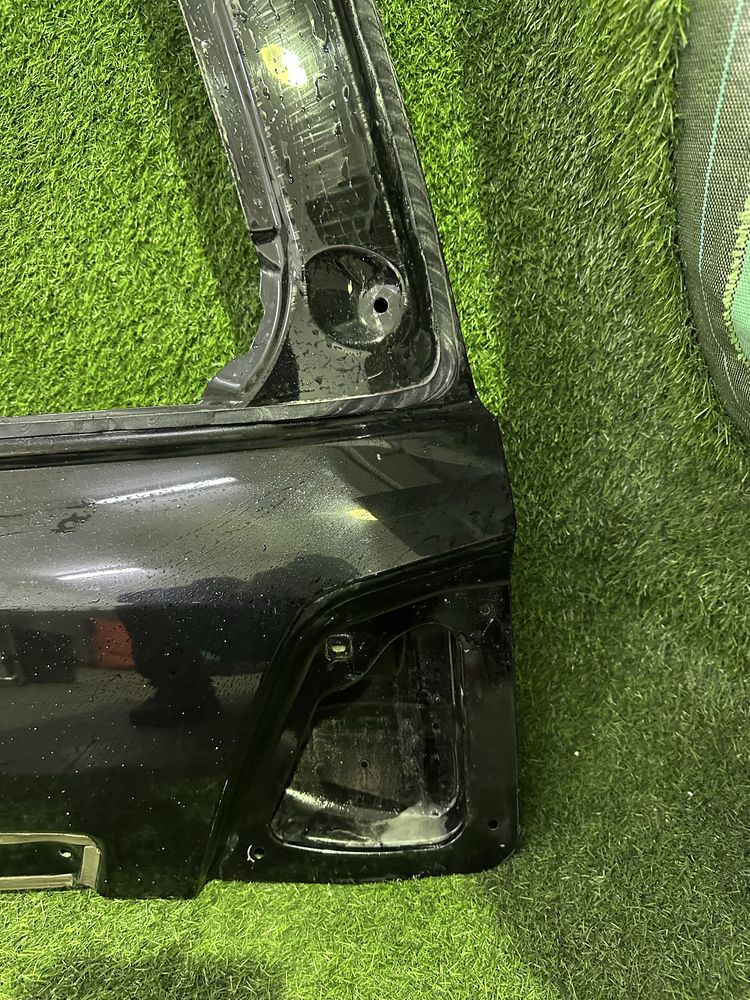 Крышка багажника на Toyota 200