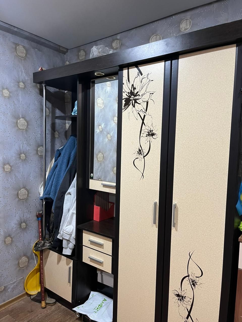 Шкаф для прихожей