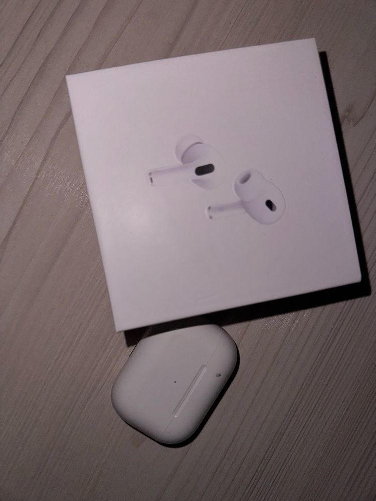 AirPods   Pro 2.