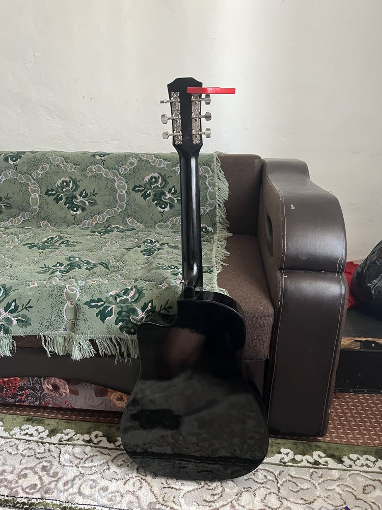 Продам гитару levinson