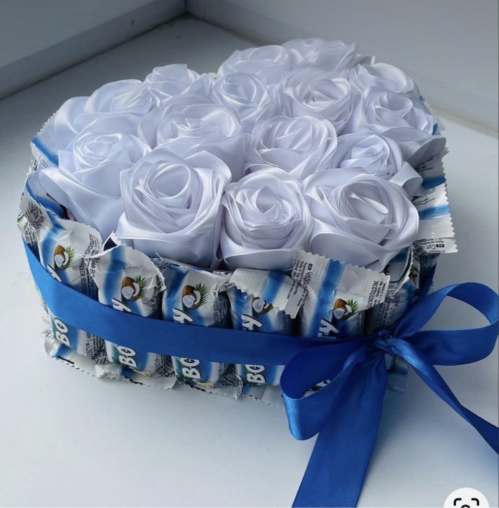 Розы из атласных лент