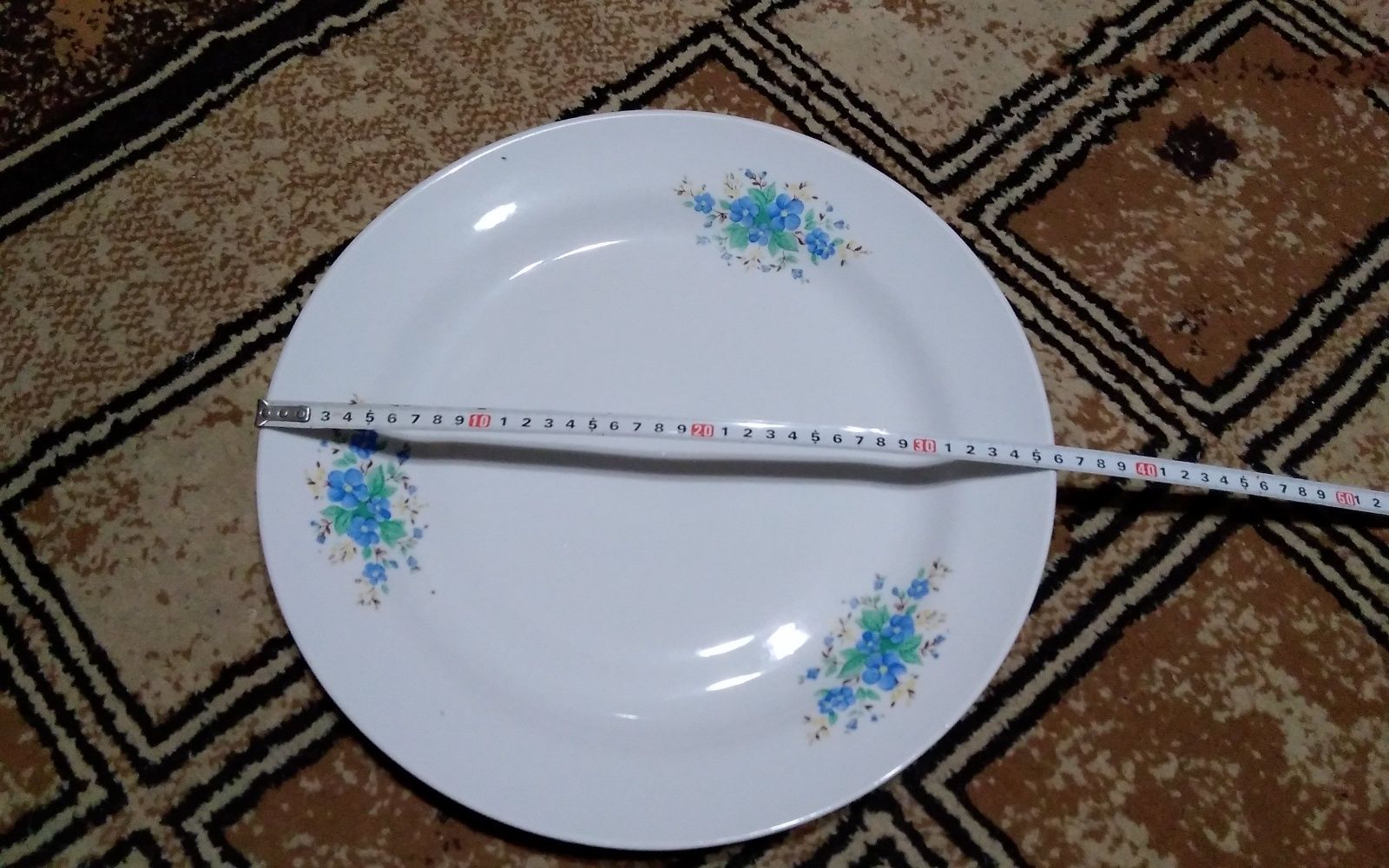 Продам фарфоровые блюдо