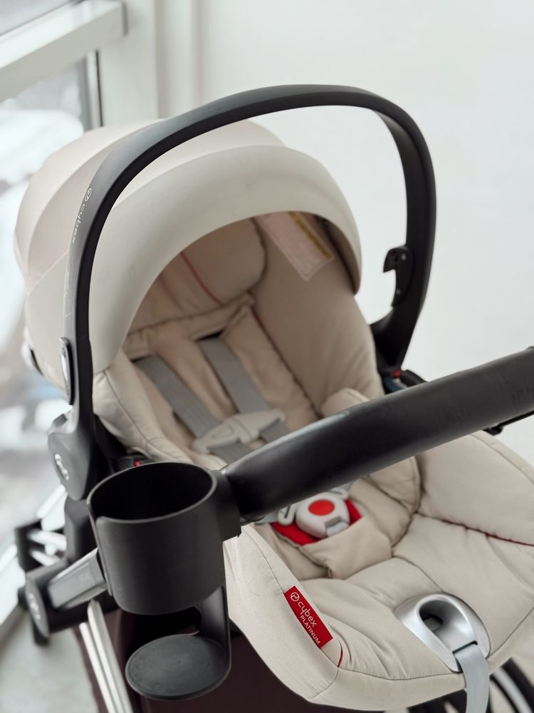Автокресло Cybex в коллаборации с Ferrari (limited edition)