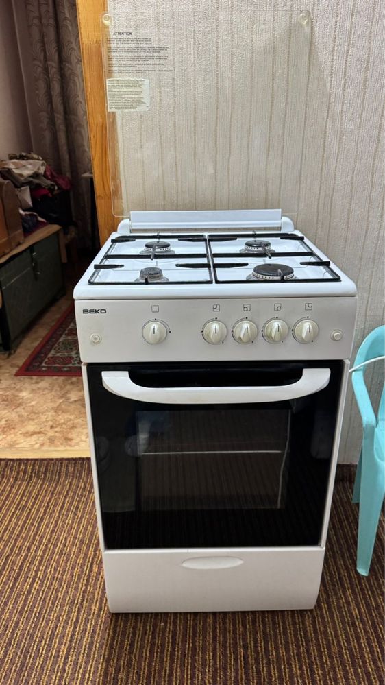 Продам газовую плиту