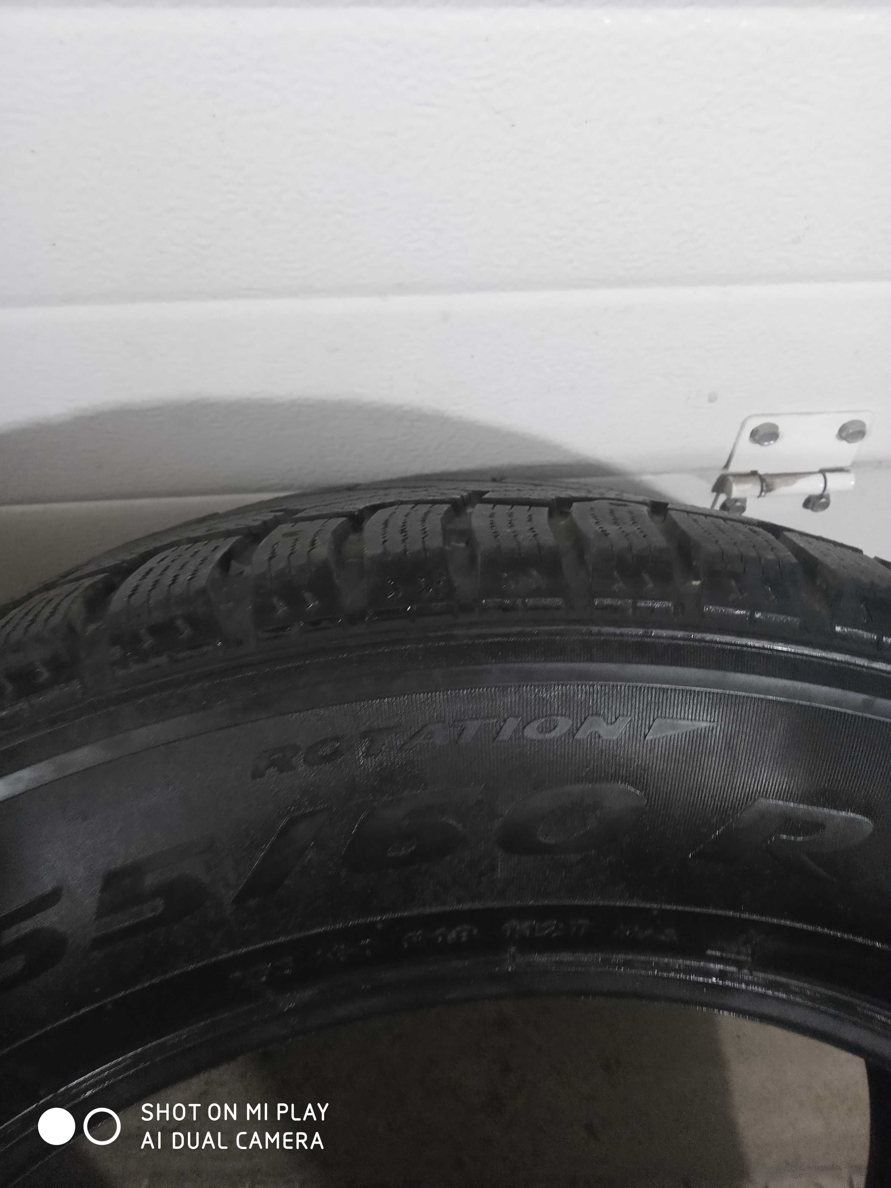 Зимняя шипованая резина ICE ZERO 255/60 R18.