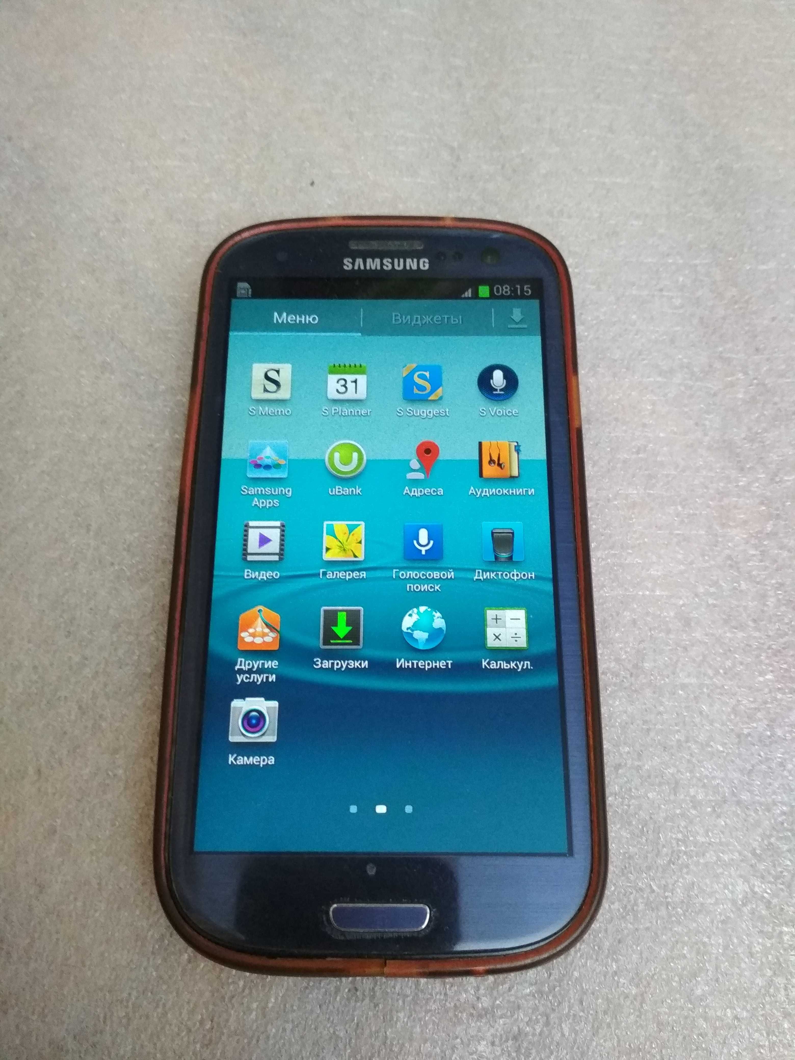 Смартфон Samsung Galaxy S 3 GT-I9300