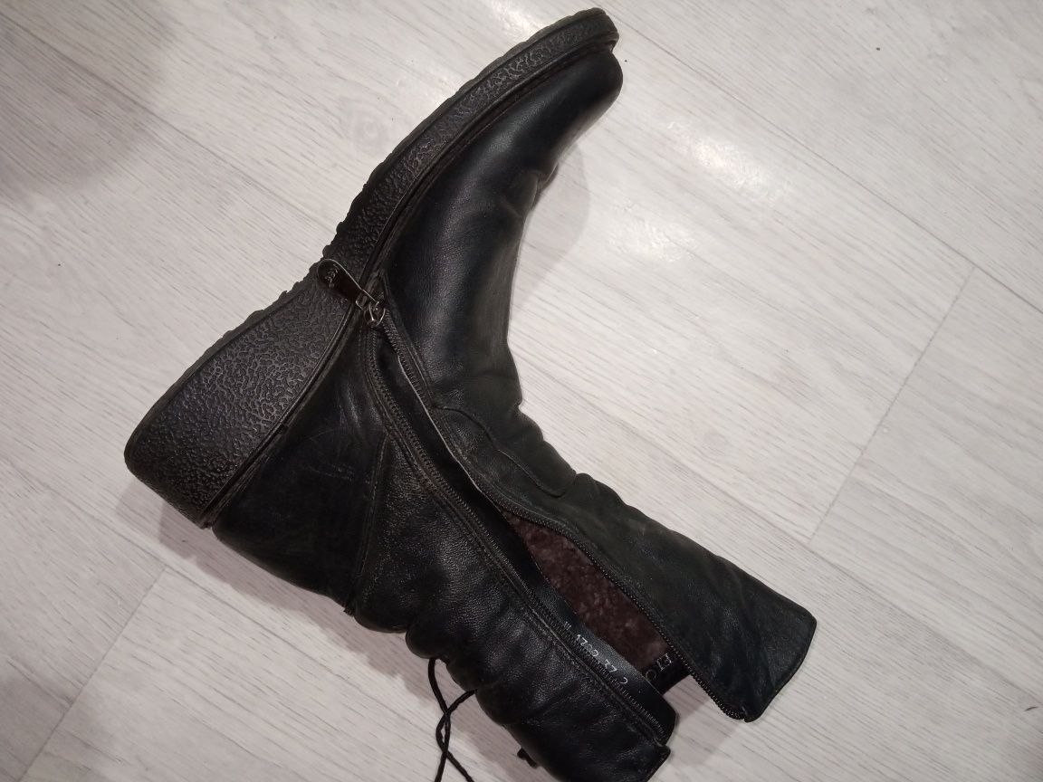 Женские сапоги зимние р.37-38 продам.