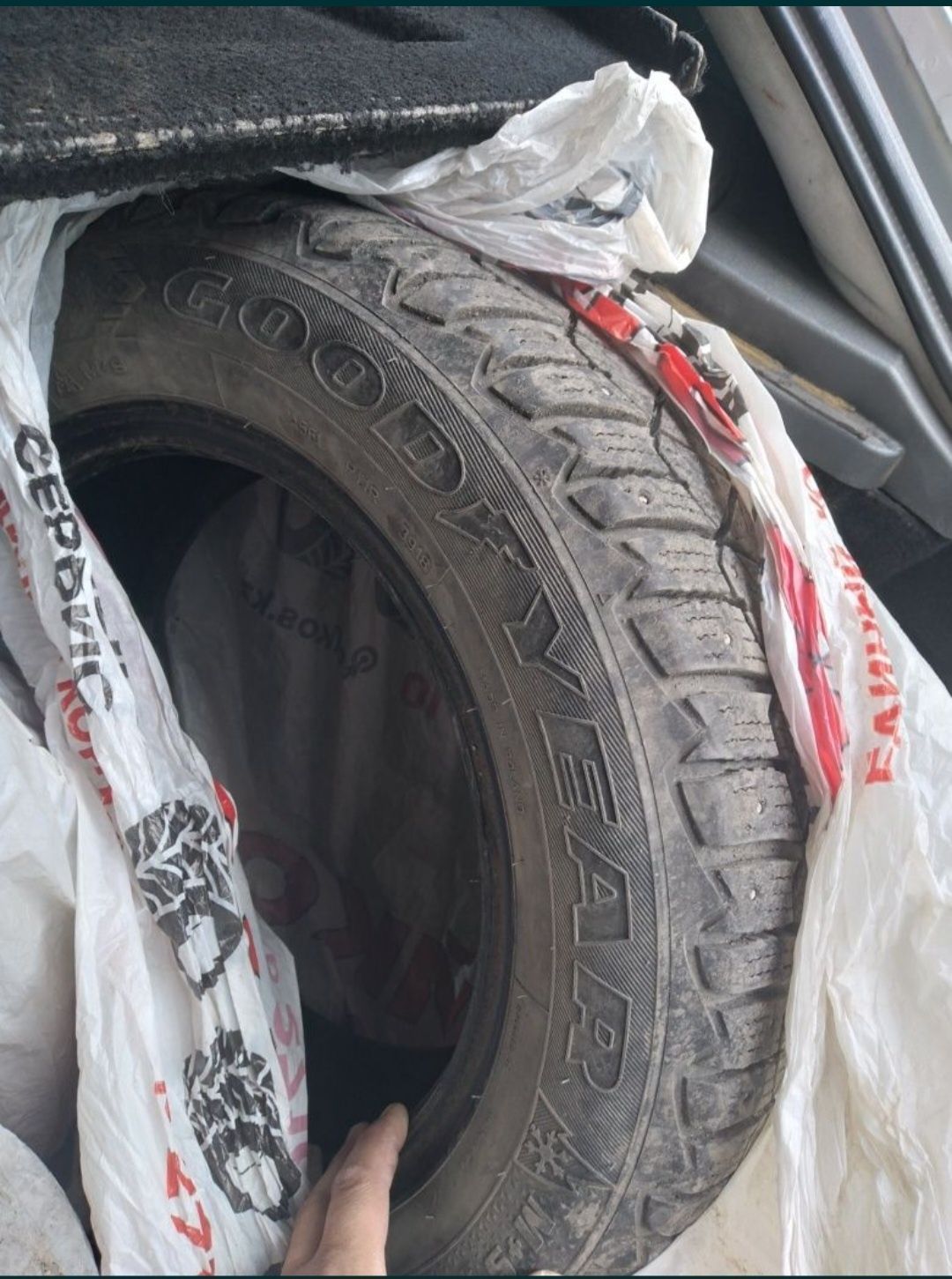 Продам резину Goodyear R14