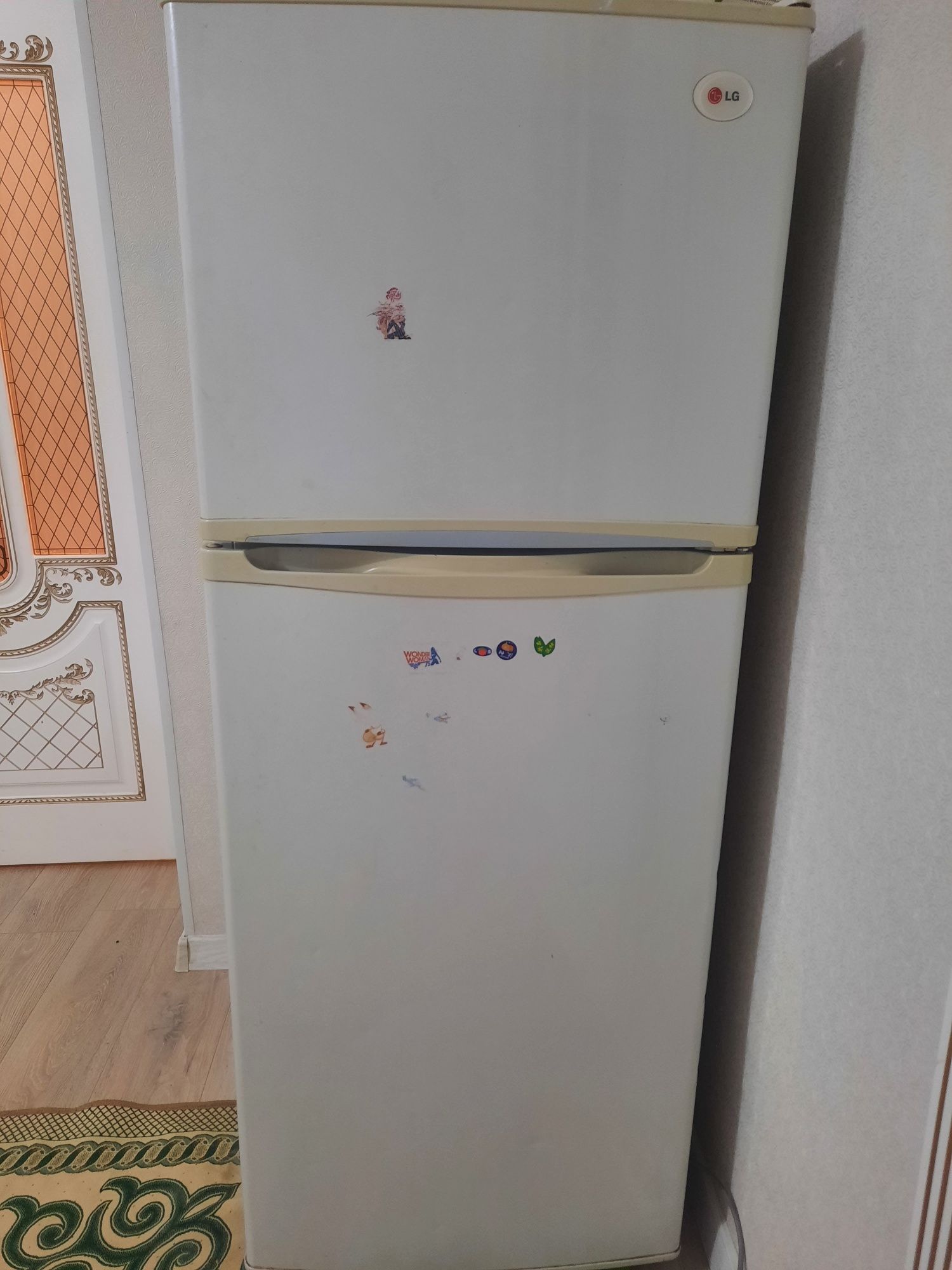 Продаеться холодильник