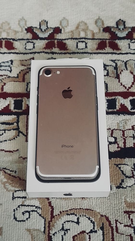 iphone 7 32GB 2020 году сам покупал