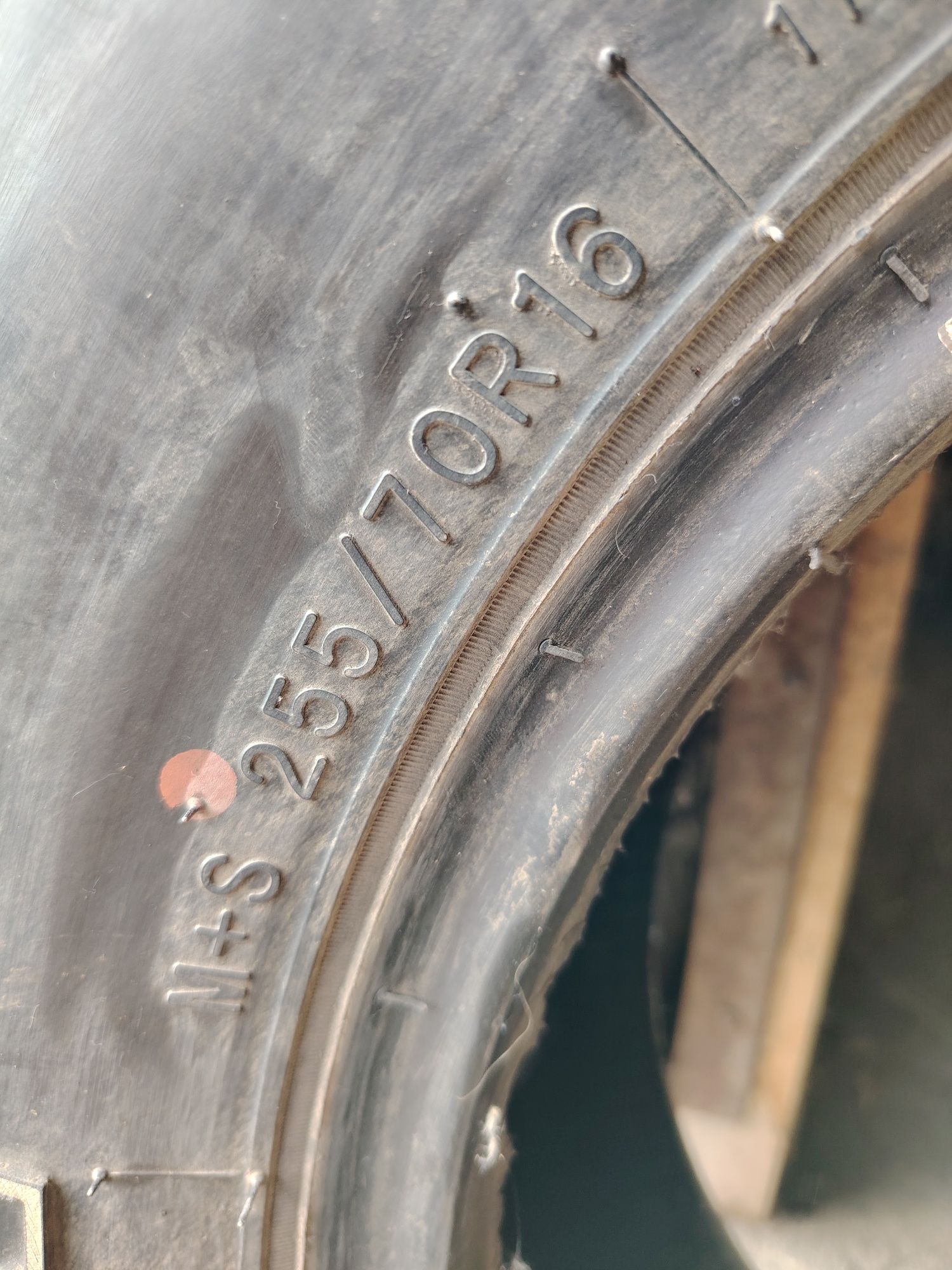 Продам  шины R16