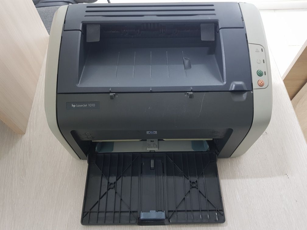 Принтер HP LaserJet 1010