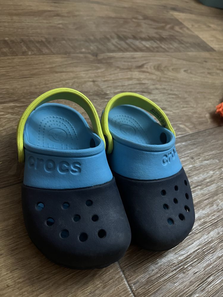 Продам детские crocs
