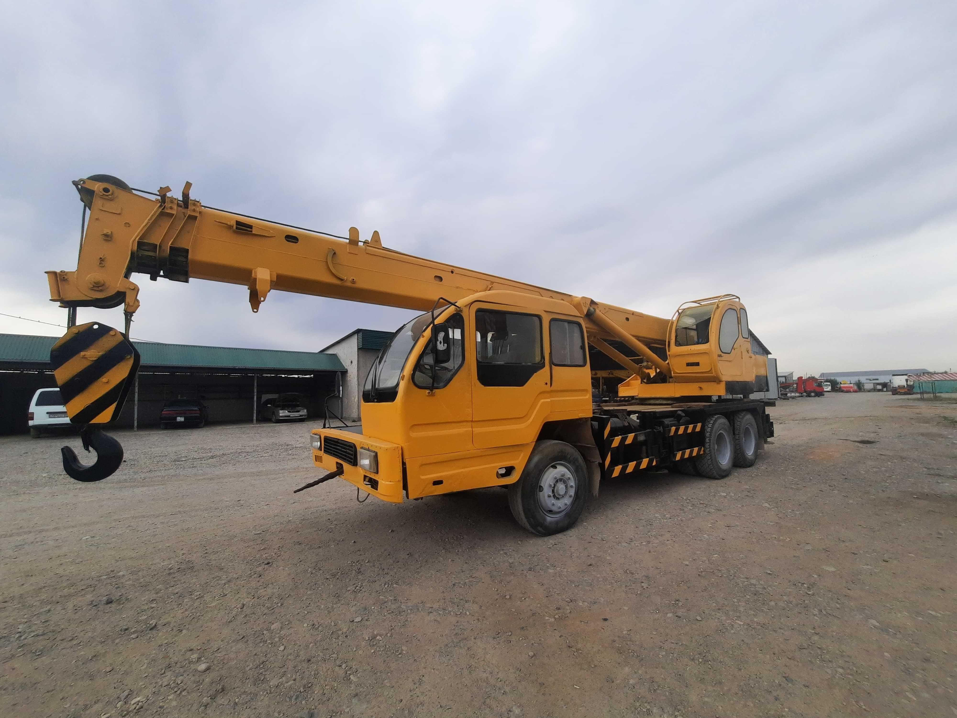 Автокран XCMG 16 тонн