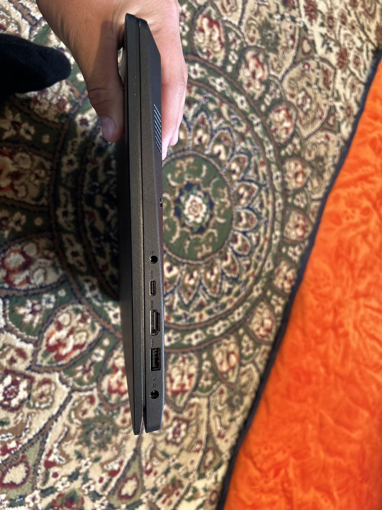 Lenovo notbuk.