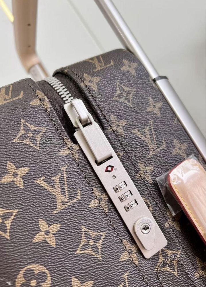 Чемодан LV horizon 55 cm Louis Vuitton