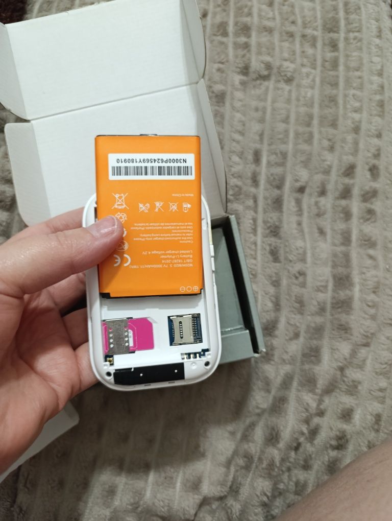 Мадем продам  с сим картой