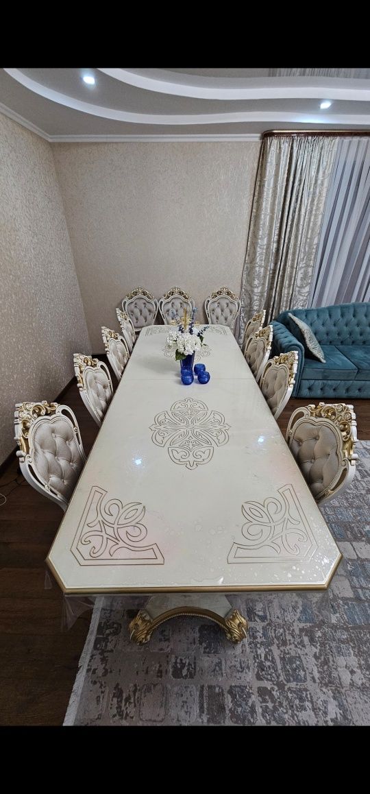Мебель гостиной стол стулья