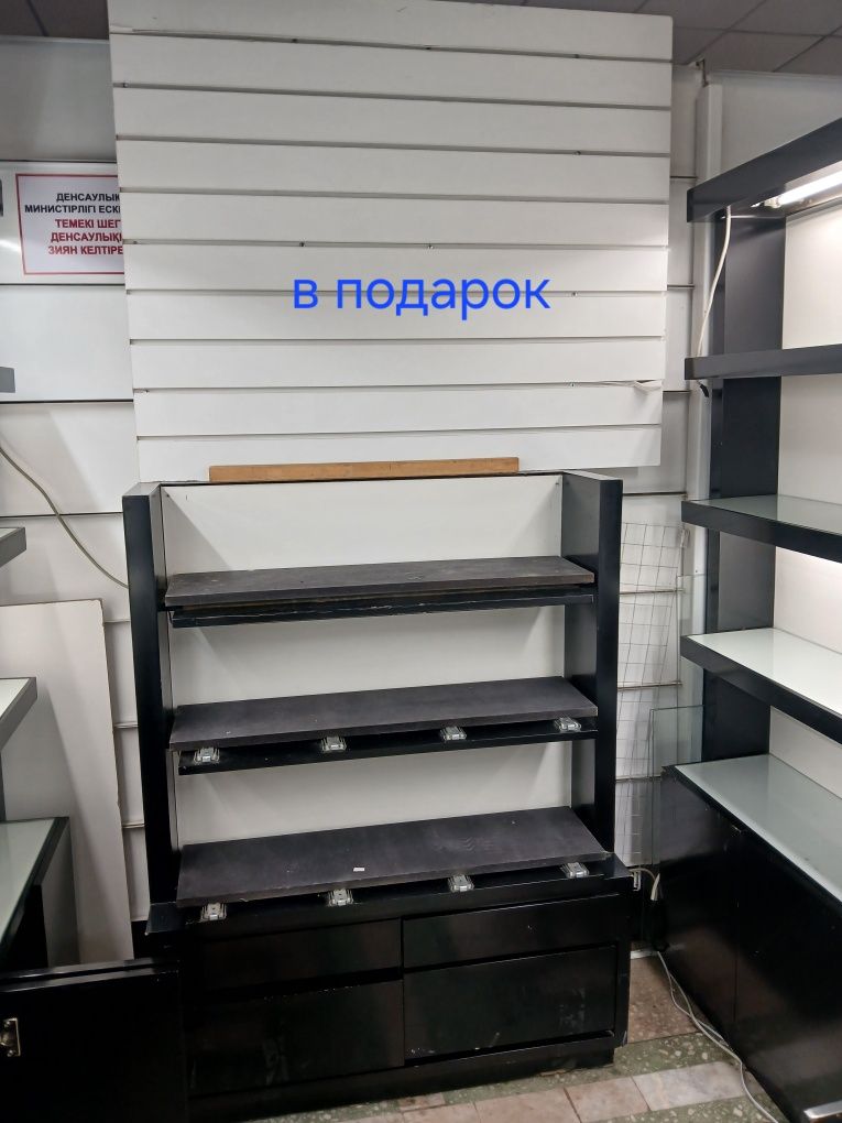 Ветрина дешево продам