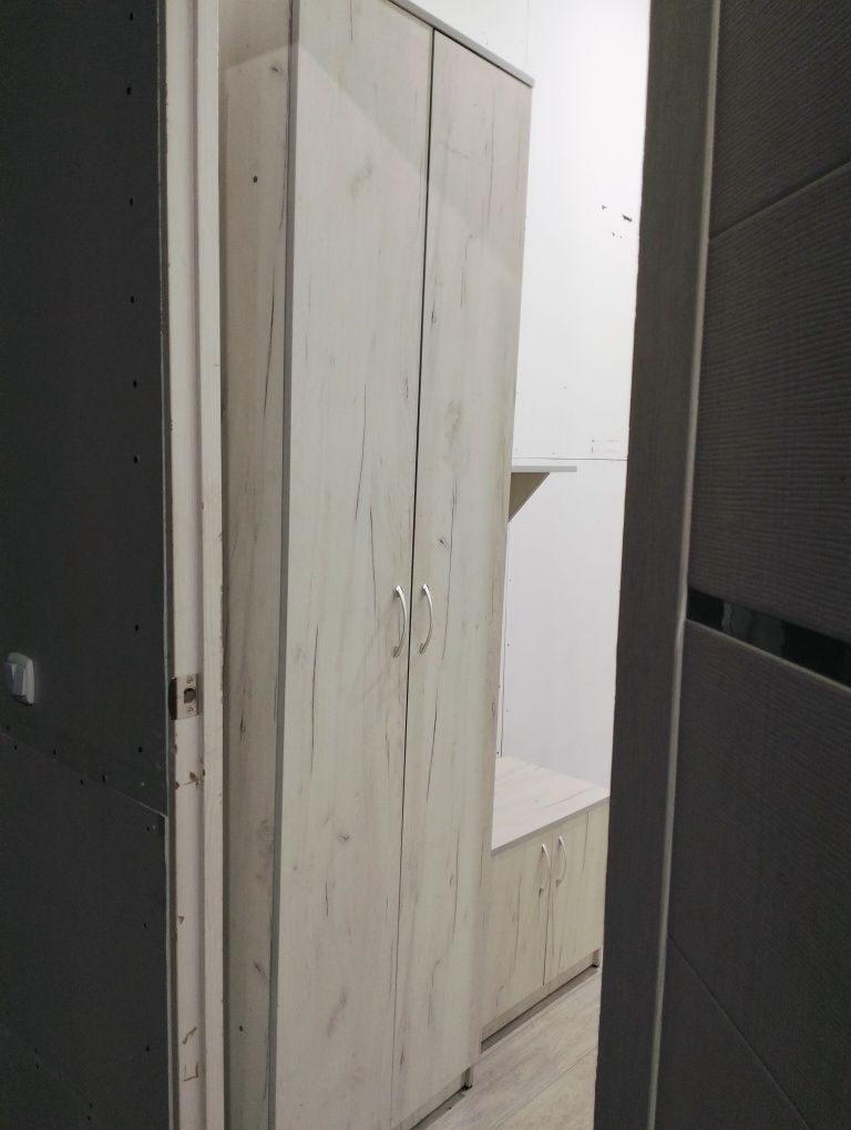 Продам прихожый гарнитур
