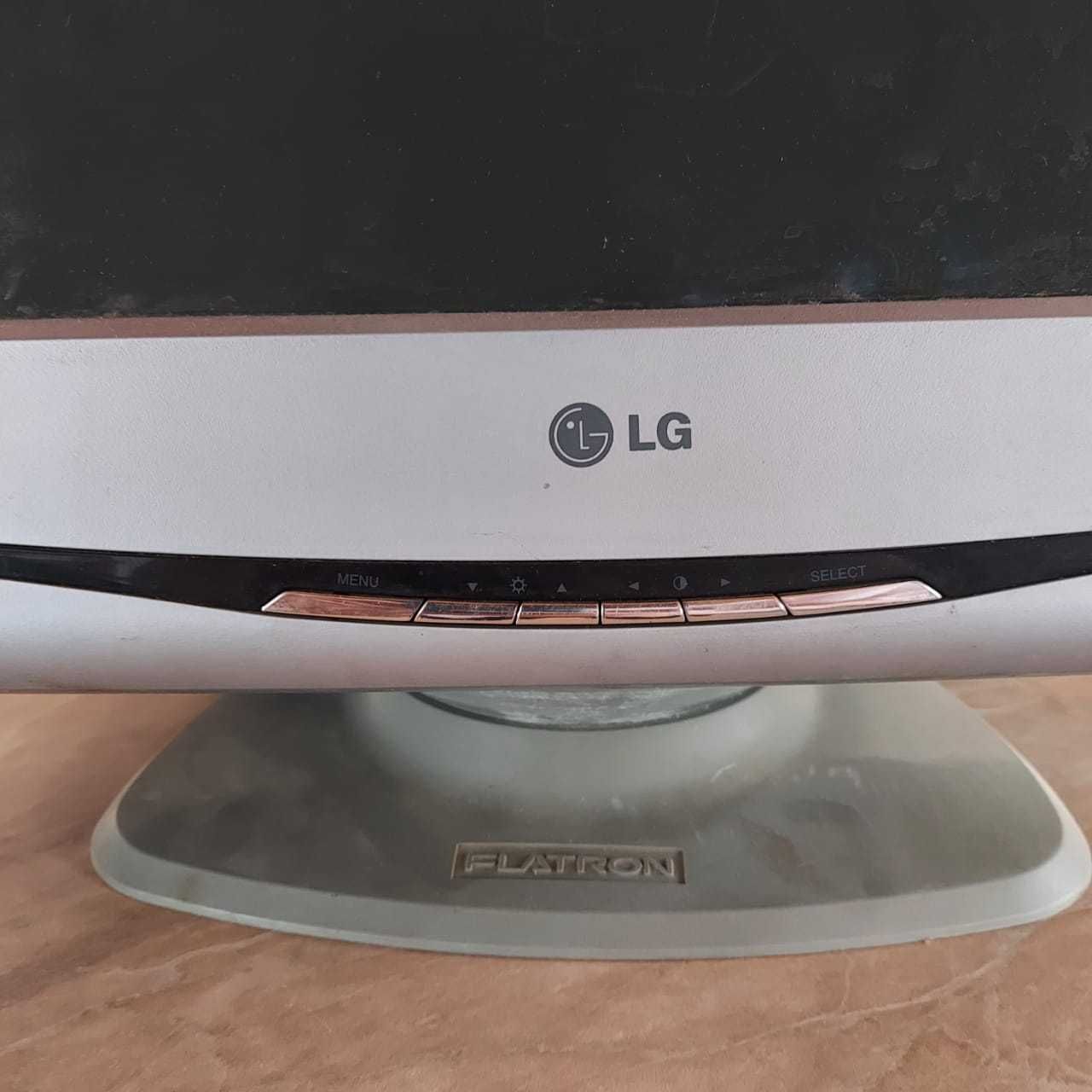 Монитор цветной LG Flatron F700P. 17"