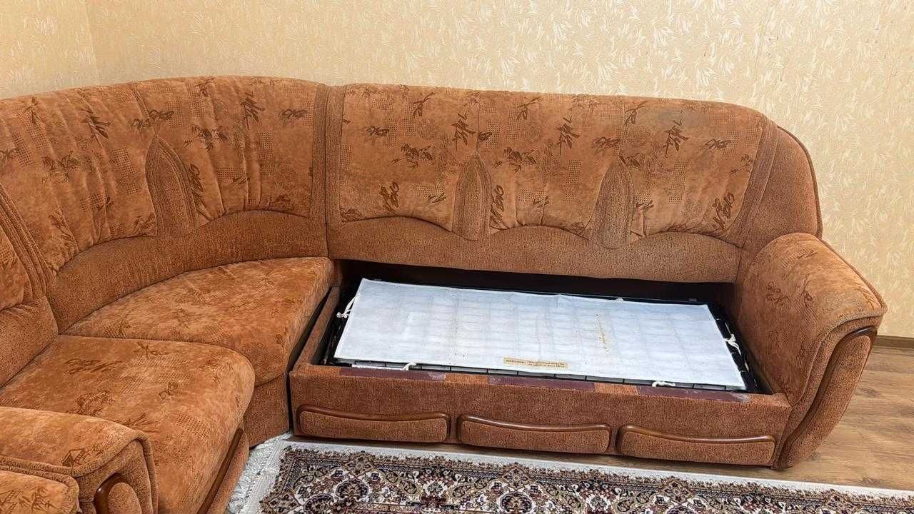 Продам диван углом и кресло