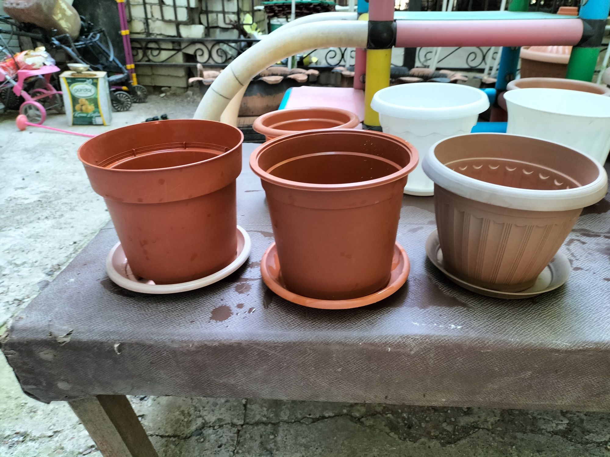 Продам разные горшки для цветов