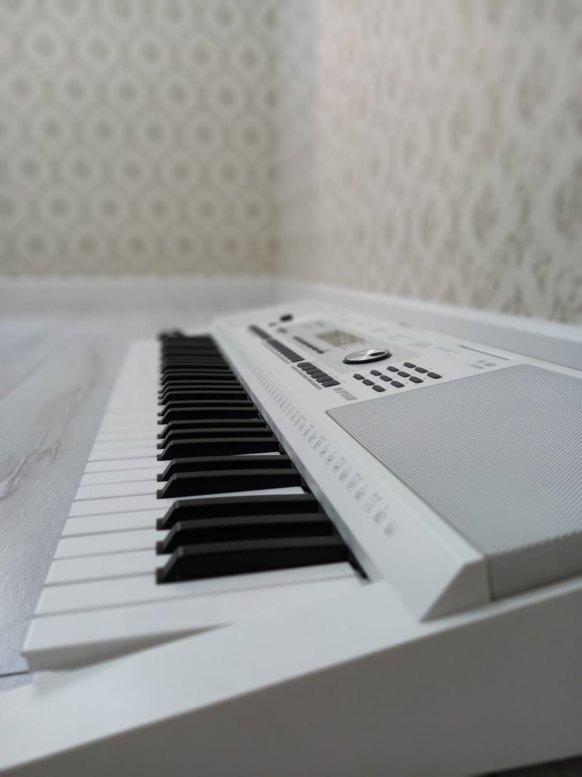 Синтезатор KURZWEILKP110 PORTABLE ARRANGER KEYBOARD отличное состояние