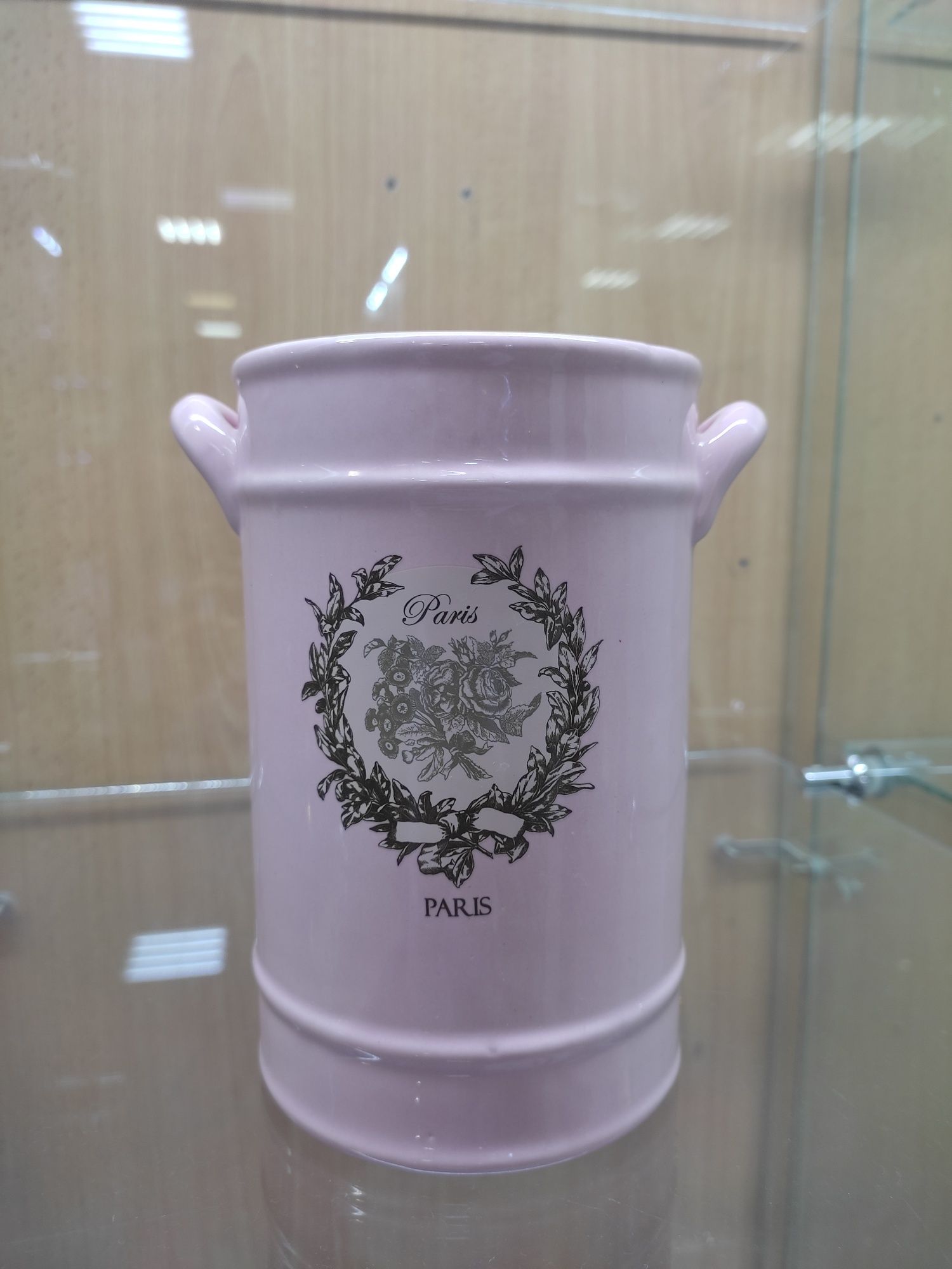 Продам  сувениры вазы, ключницы, часы