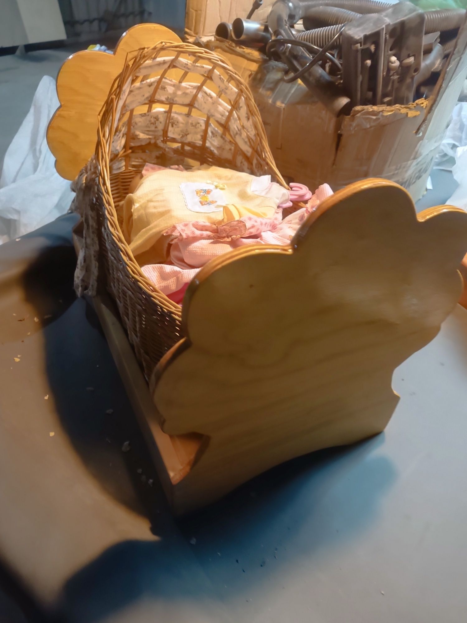 Продам детскую люльку с куклами Беби Бон