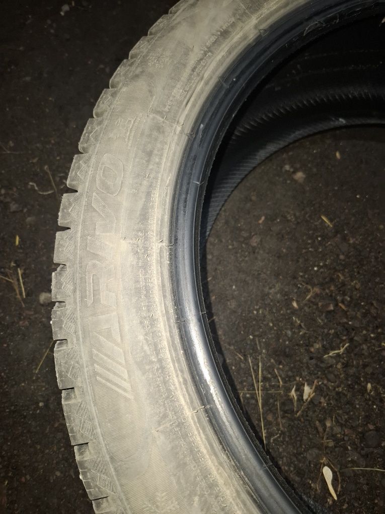 Продам зимние шины диаметр 20