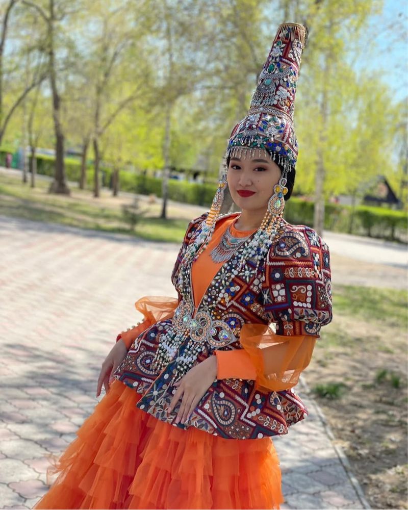 Танцевальные костюмы и трио