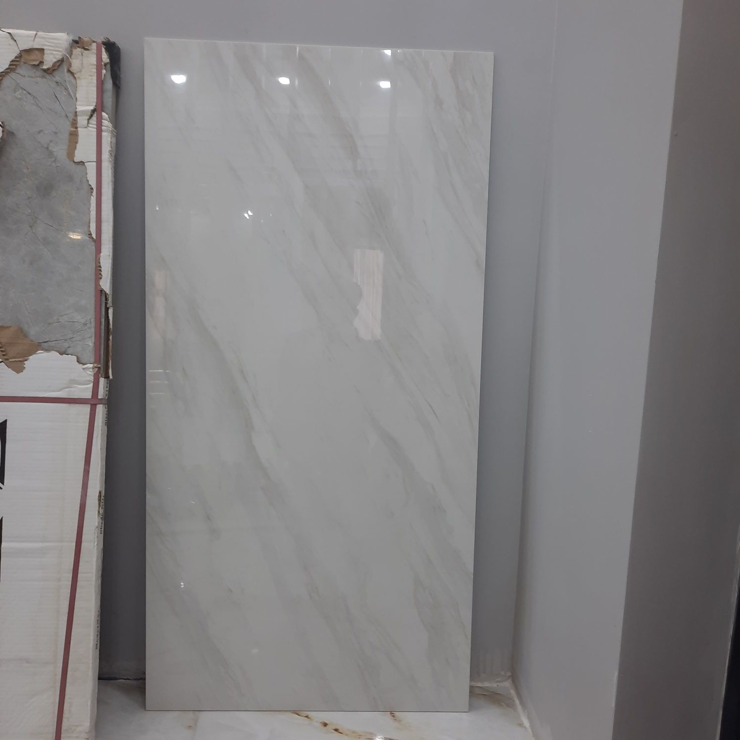 Керамические плиты разм. 600/1200мм. Новые 4 штуки.