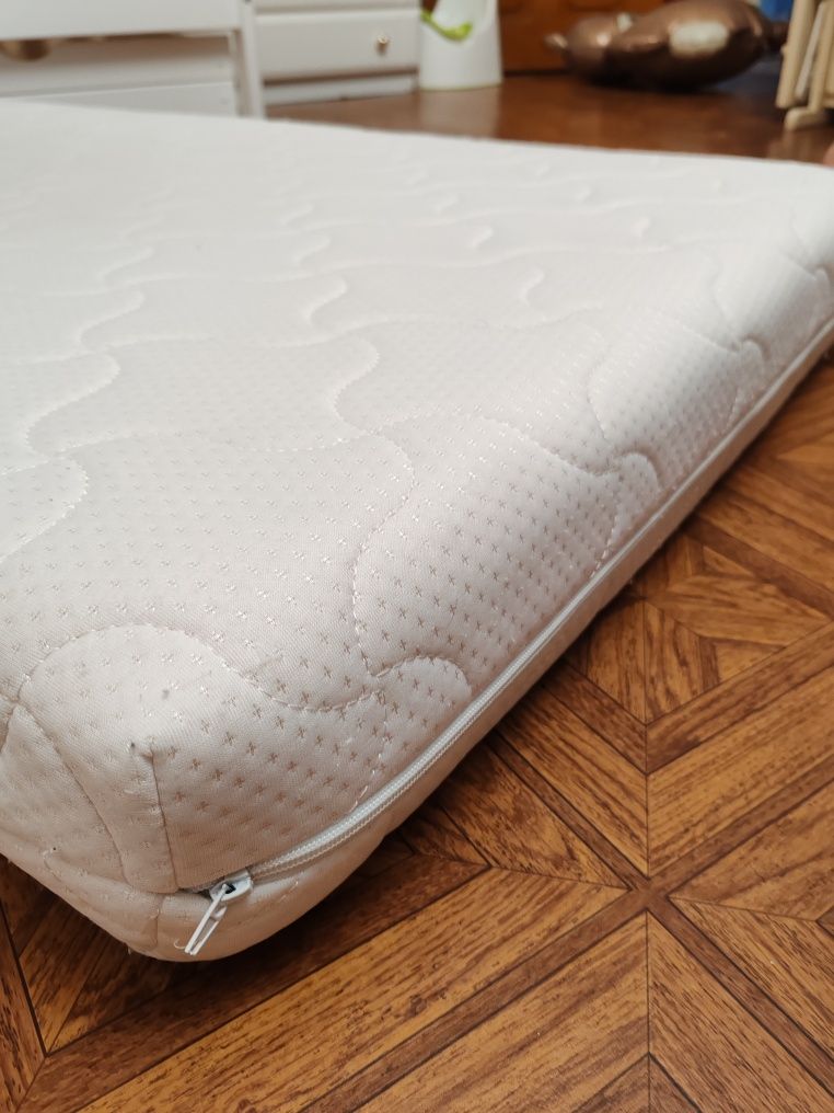 Продам детскую кровать 160*80