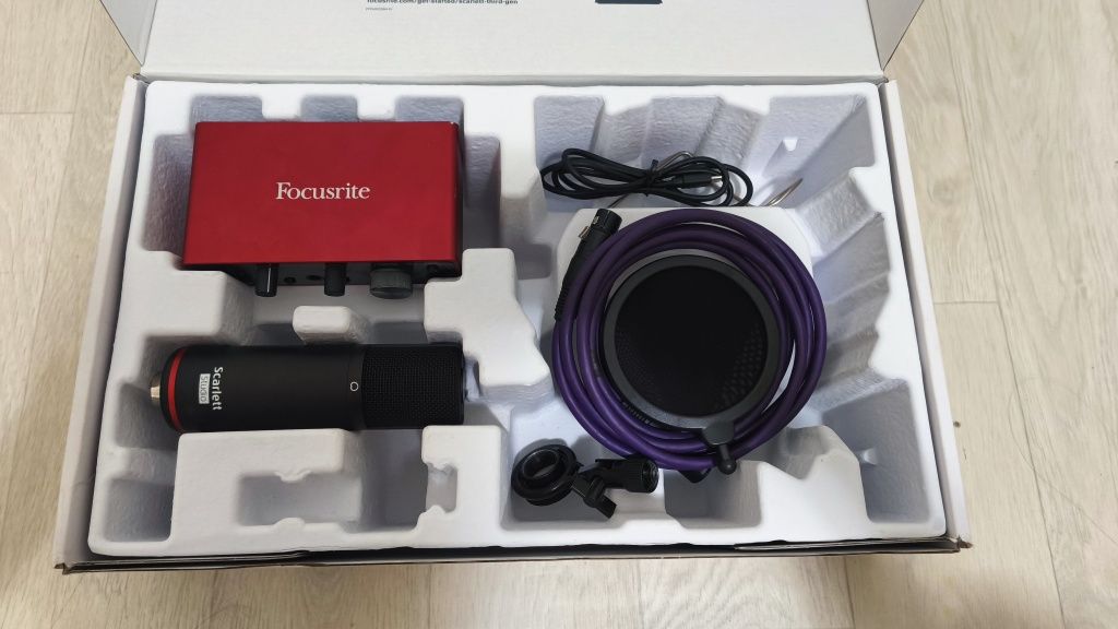 Домашняя студия, звуковая карта Focusrite Scarlett SOLO 3rdGen studio