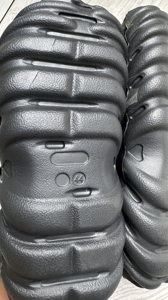 Кроксы новые стильные черные 42-43 р