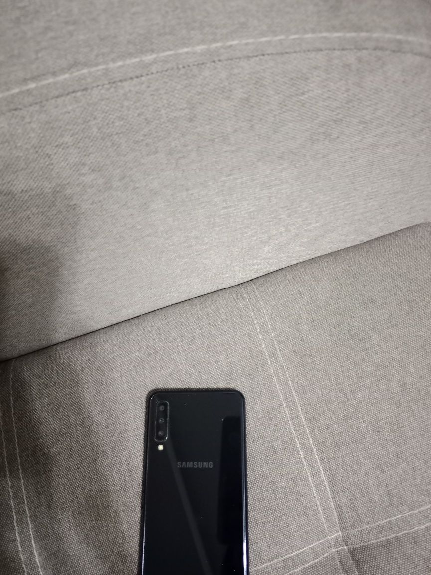 Продам Samsung A7