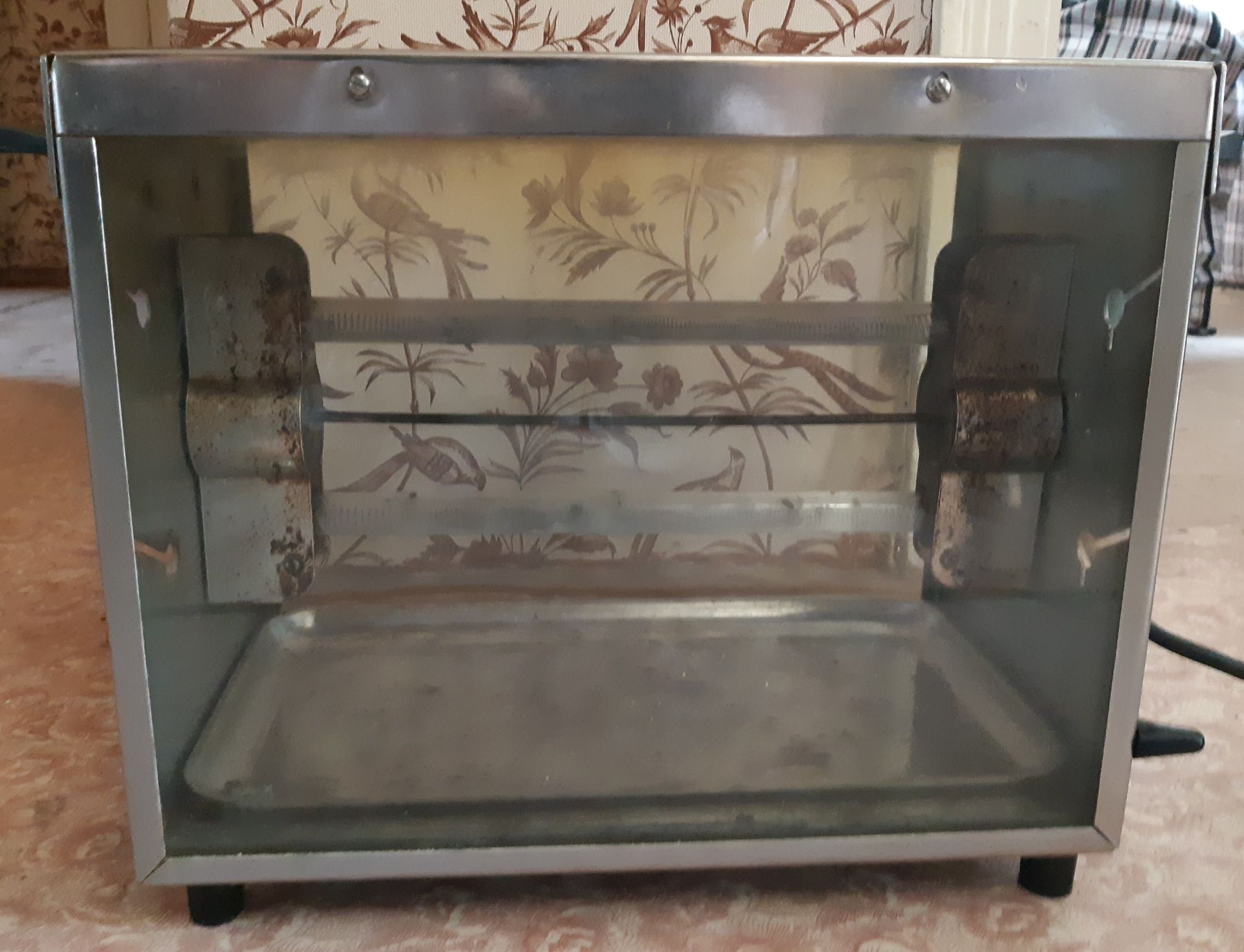 Продам б/у электрошашлычницу