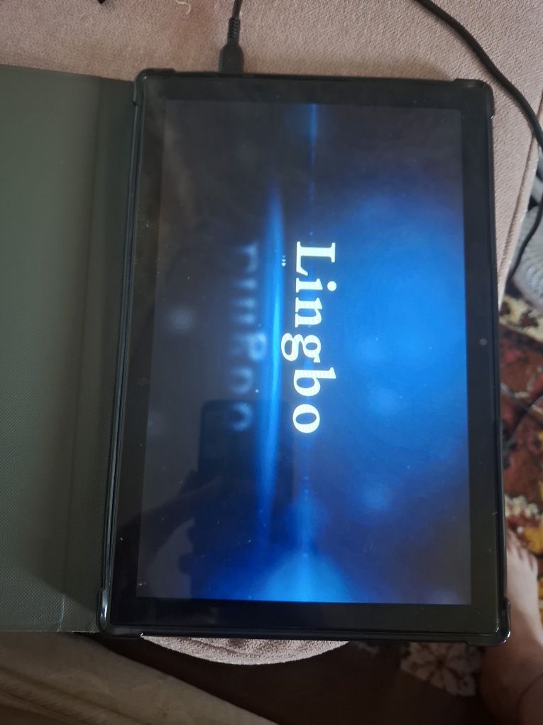 Продам  планшет .