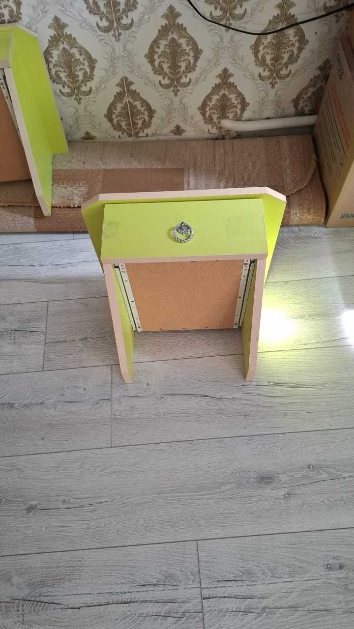 прикроватные тумбочки