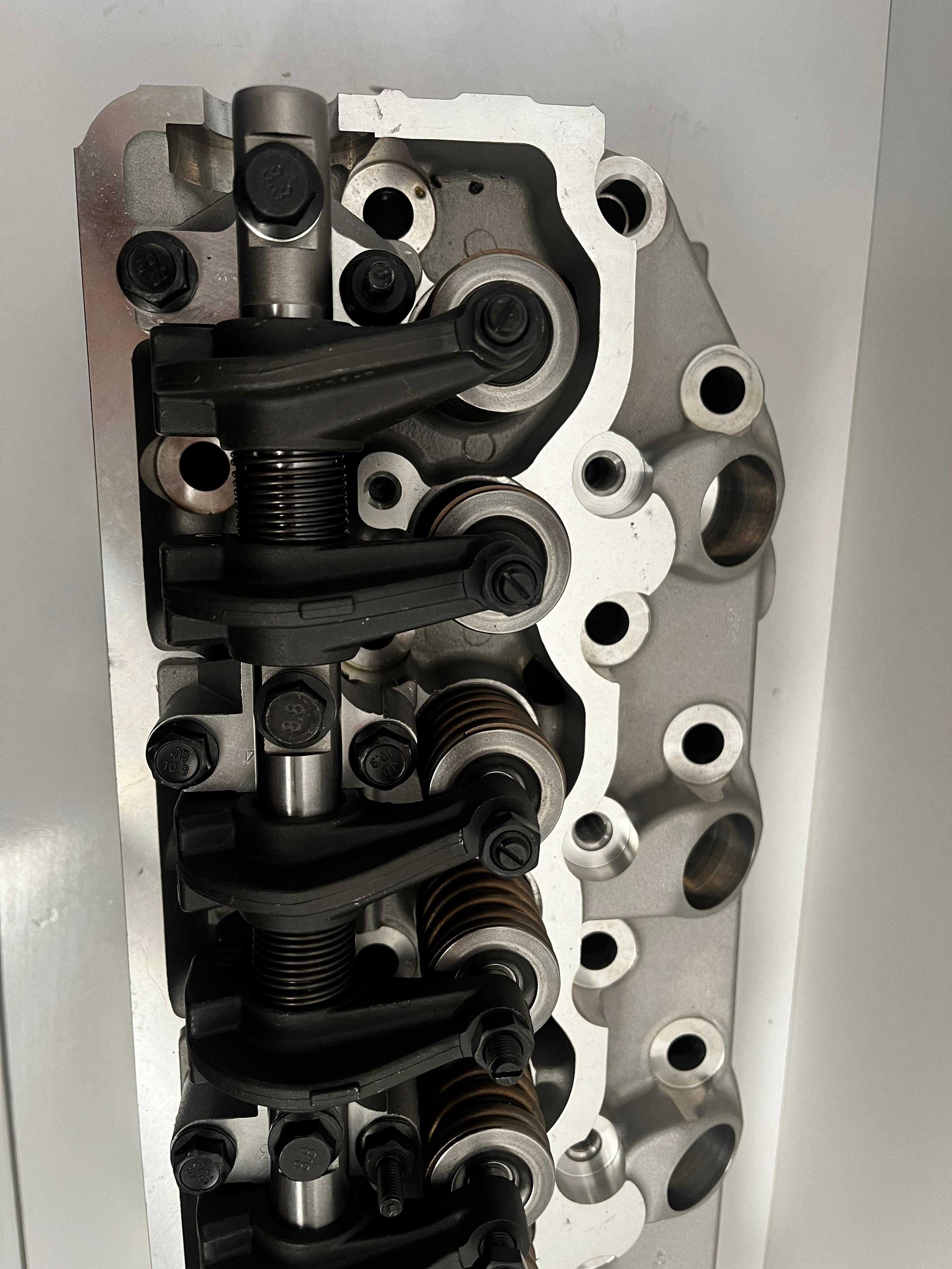 Головка блока сборе на Toyota 3RZ катушка