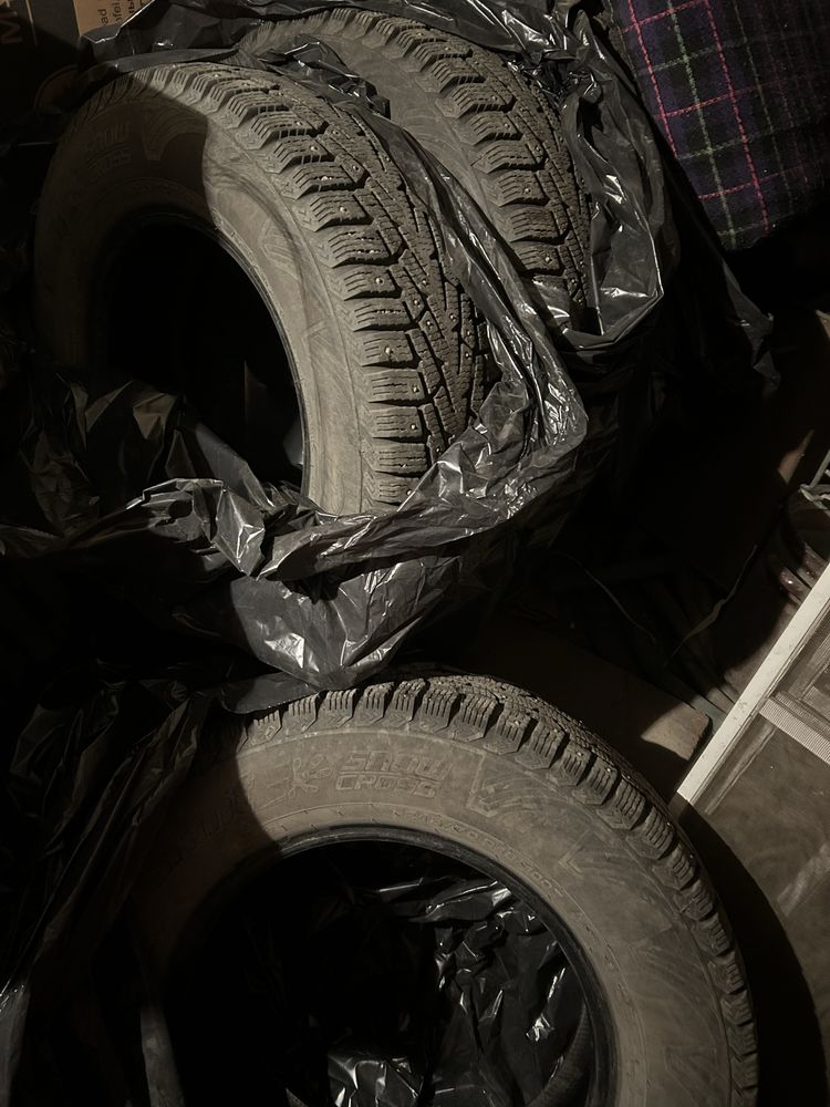 Продам резину Cordiant 215/70 R16 шипованная