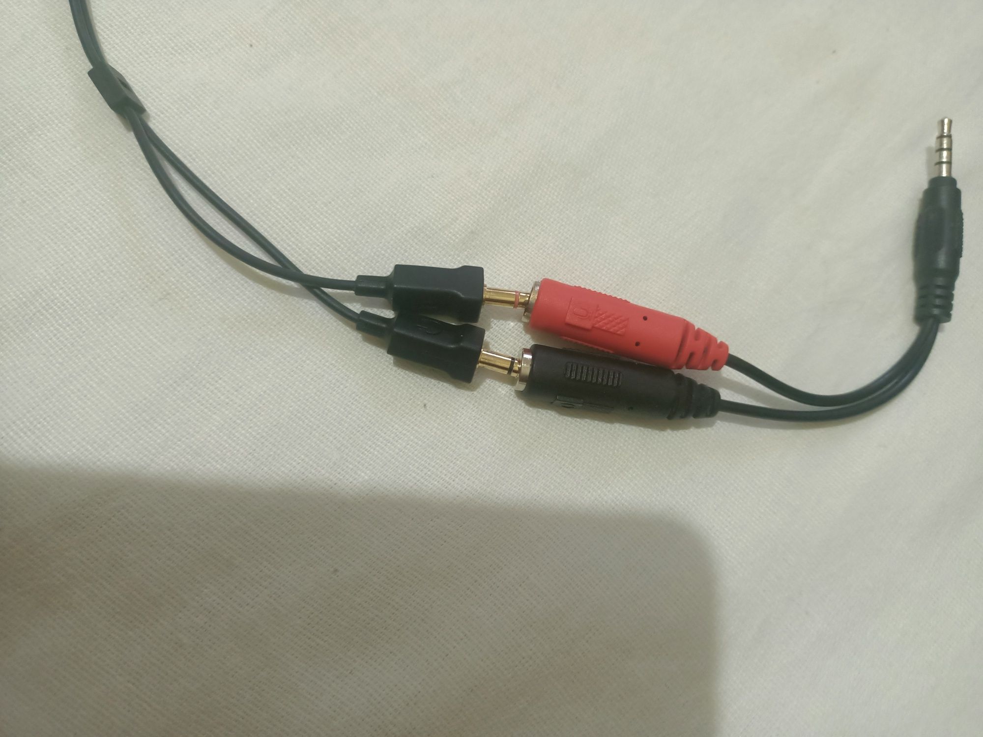 Наушники Plantronics