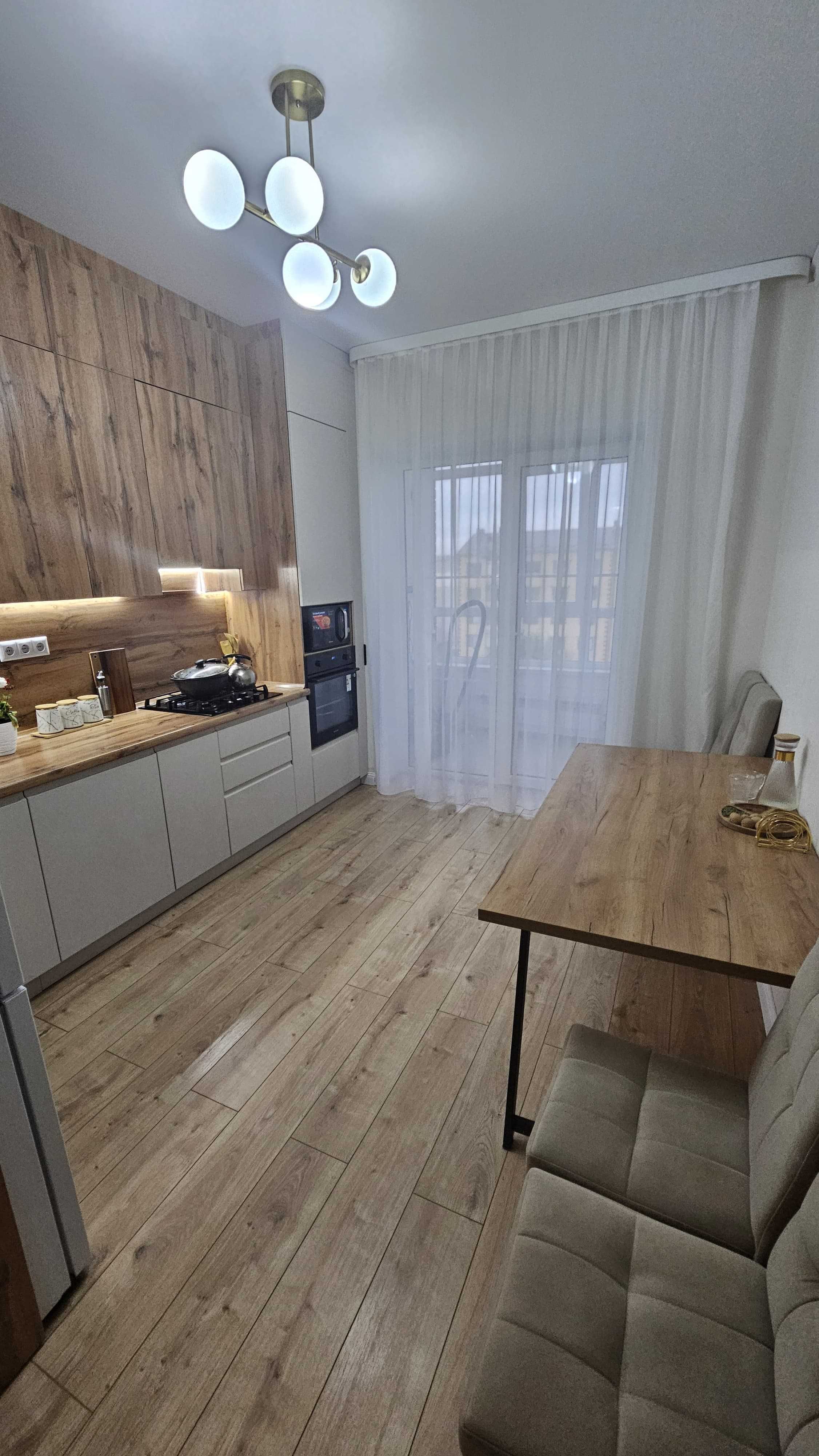 Продам 2 ух ком квартиру в новом доме, район Досааф